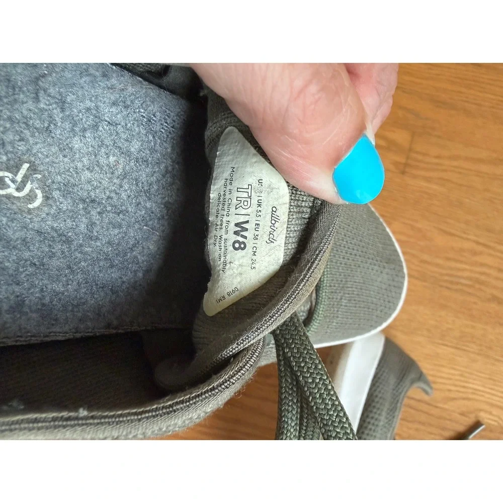 Allbirds Tree Runners Size W8 Olive Green Sustainable Mesh Sneakers